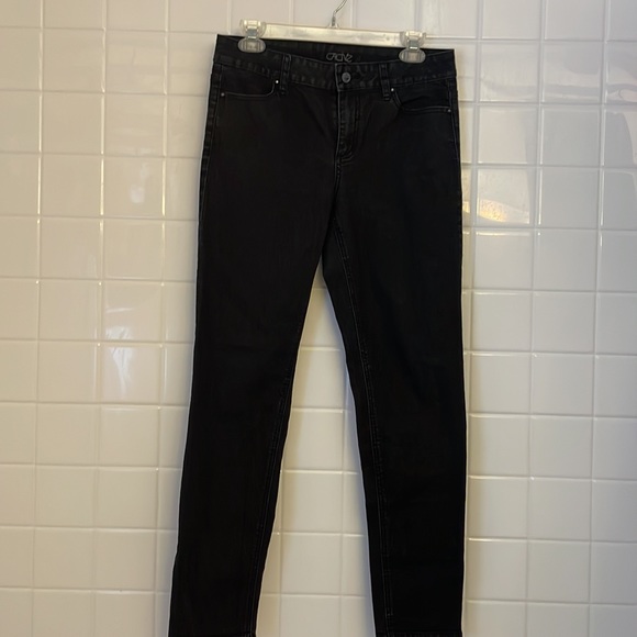 Cache black jeggings jeans, size 6. Zipped ankles, , rhinestones back pockets. - Picture 12 of 16